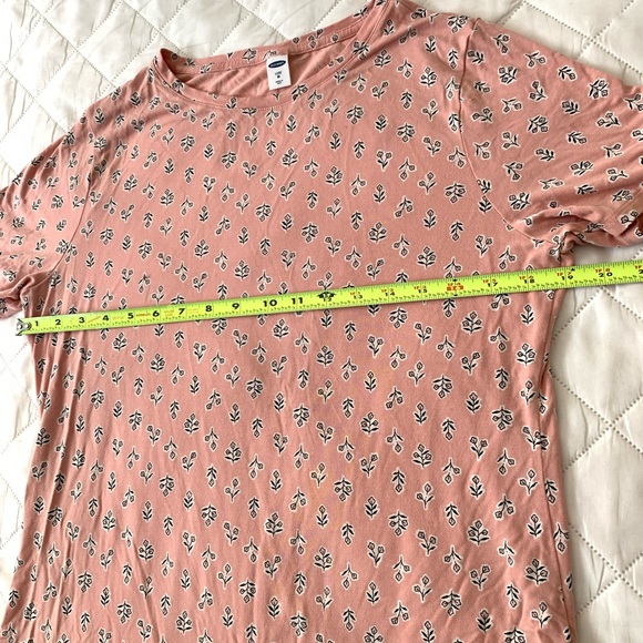 Old Navy Luxe- Pink Women Shirt with Flower print- Size M - Picture 4 of 7